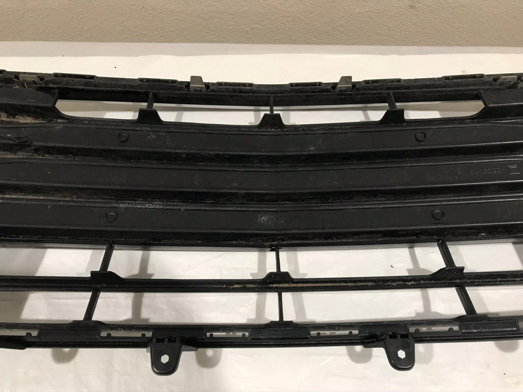 Grill Grille Black 2021-2022 Chevrolet Trax 42532972 OEM