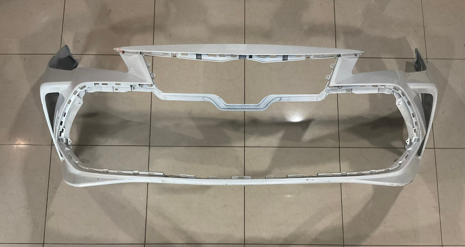 Front Bumper Cover White Toyota Avalon Base Touring 4X7 2019 52119+07090 OEM