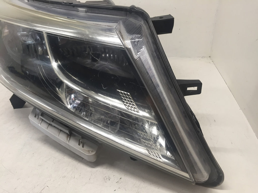 Headlight Damaged Right Side RH Nissan Pathfinder 2013-2016 26010-3KA0A OEM