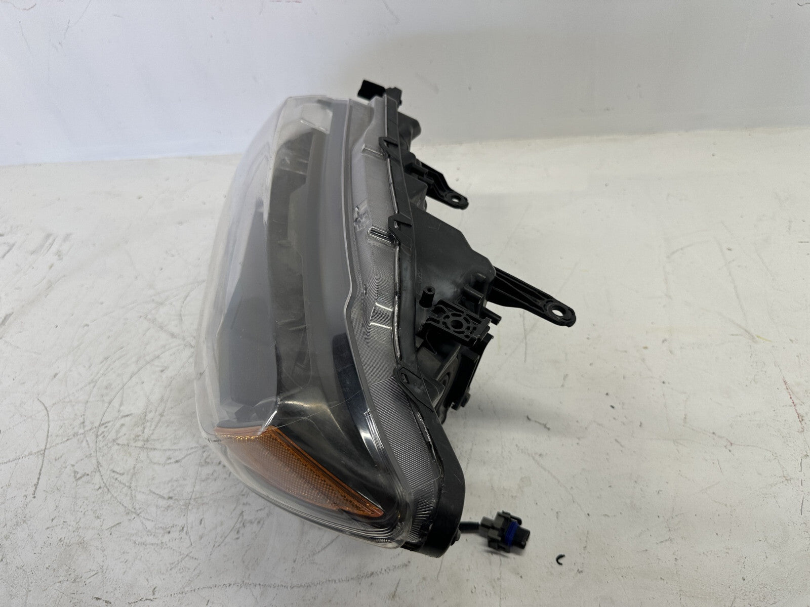 Headlight Left Driver LH Damaged 2017 2018 2019 2020 Nissan Rogue NI2502254 OEM
