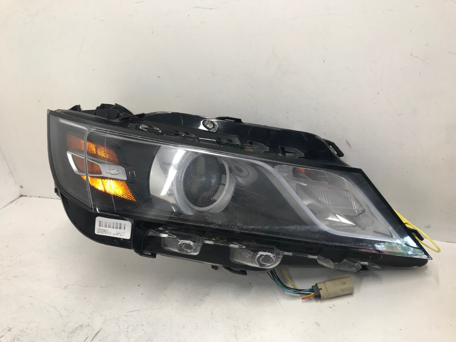Headlight Damaged Right RH Chevy Impala Xenon 18-2020 PARTS ONLY 84160413 OEM