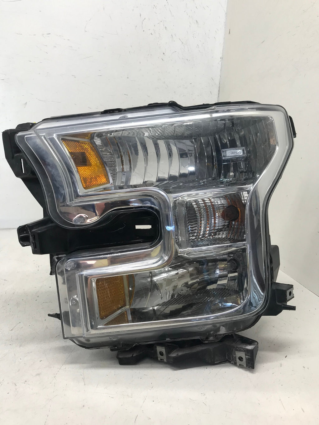 Halogen Headlight Damaged Driver LH Ford F-150 F150 2015-2017 FL34-13006-AU OEM