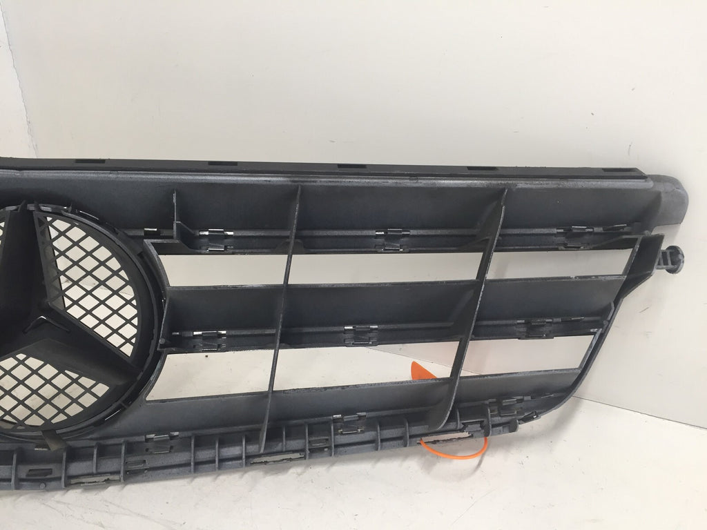 Grille Grill Mercedes C Class C250 C300 2008-2012 A2048800023 OEM