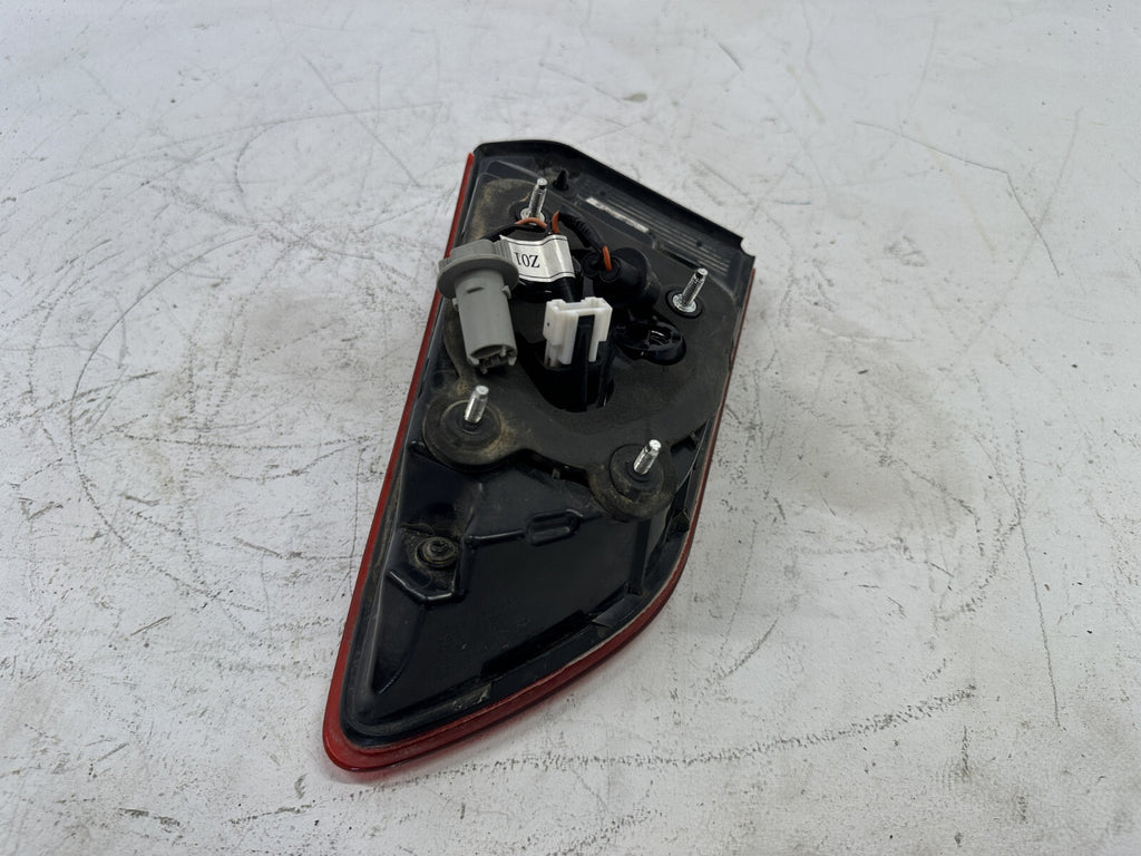 Tail Light Left LH Damaged 2018 - 2020 Hyundai Elantra GT i30 92403G4000 OEM