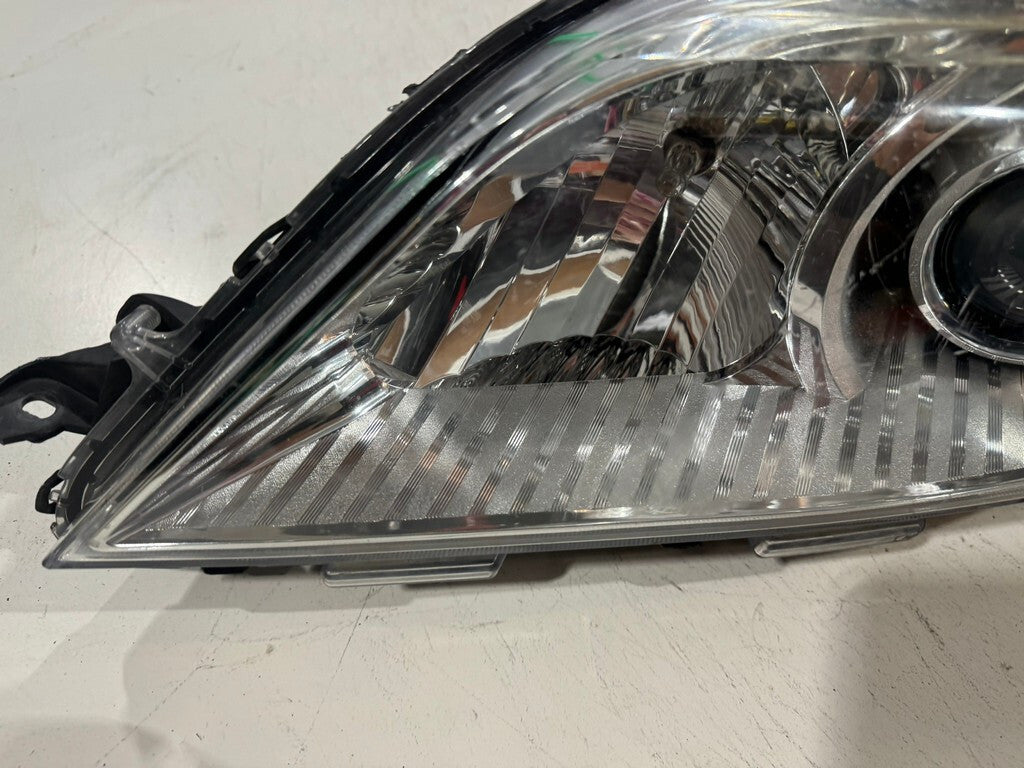 Headlight Damaged 2005-2011 Toyota Sienna Left LH Driver 7357230400 OEM
