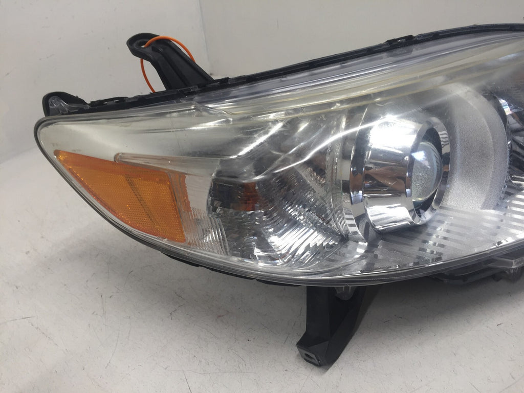 Headlight Damaged Passengers Right RH Toyota Sienna 11-20 8111008030 OEM