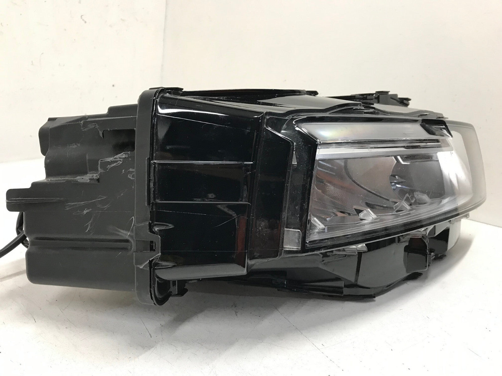 Headlight Damaged LED Right RH Nissan Rogue Platinum SL SV 2021 26010-6RR0A OEM