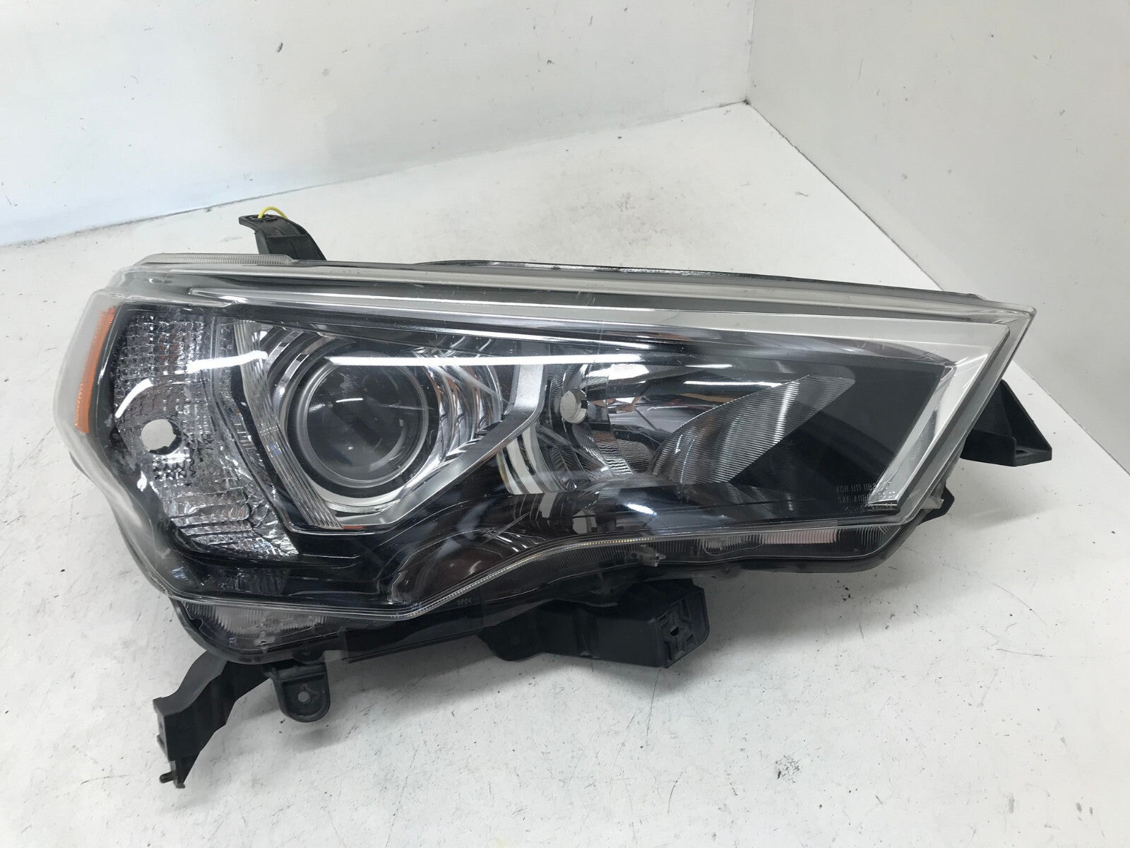 Headlight Damaged Passenger Right RH Toyota 4Runner 2014-2018 8113035541 OEM