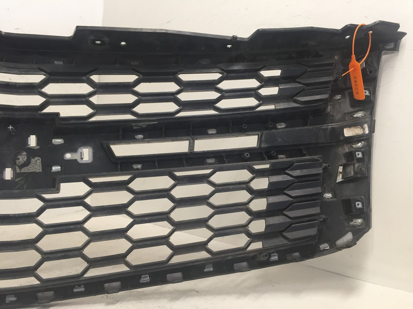 Grille Grill Chevy Suburban Tahoe 2015-2020 23440914 OEM