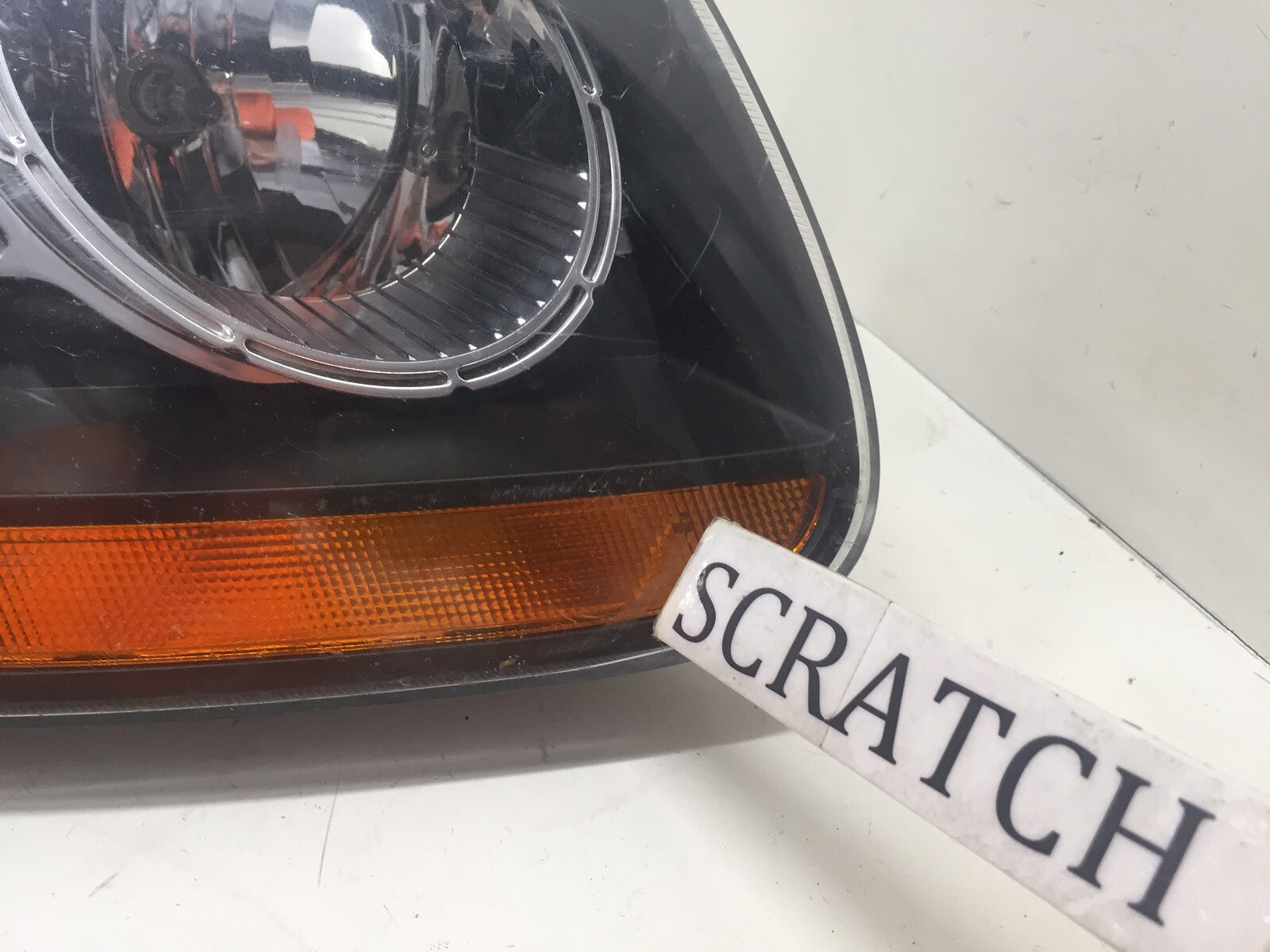 Headlight Damaged Passenger Side RH Hyundai Santa Fe 2010-2012 92102-0W100 OEM