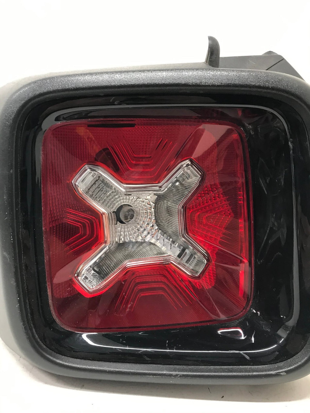Tail light Damaged Driver LH Left 2015-2023 Jeep Renegade CAPA