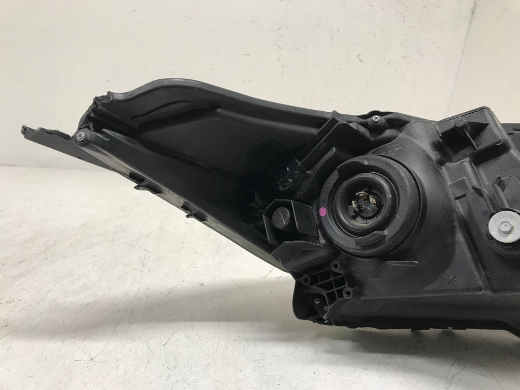 Headlight Damaged Driver Left LH Honda HRV HR-V 2016-2018 33150T7SA01 OEM