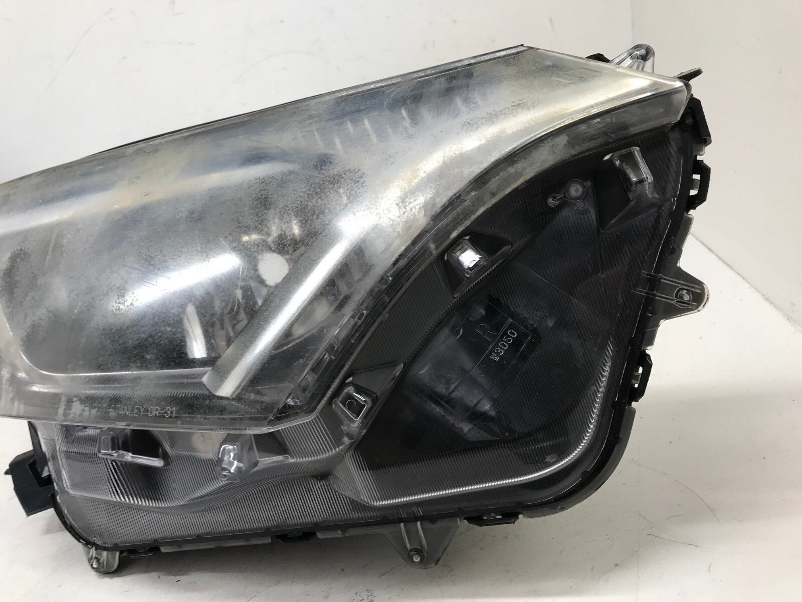 Headlight Damaged Right RH Passenger Toyota RAV4 2016 2017 2018 81110-0R080 OEM