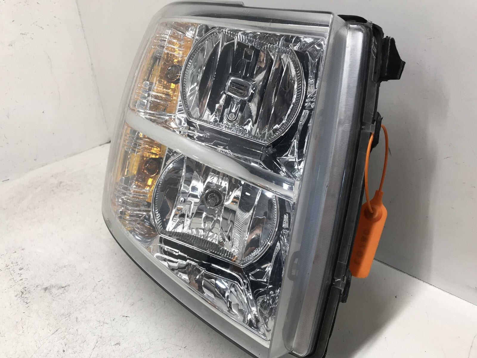 Headlight Damaged RH Right Chevy Silverado 1500 2500 3500 07-2013 22853028 OEM