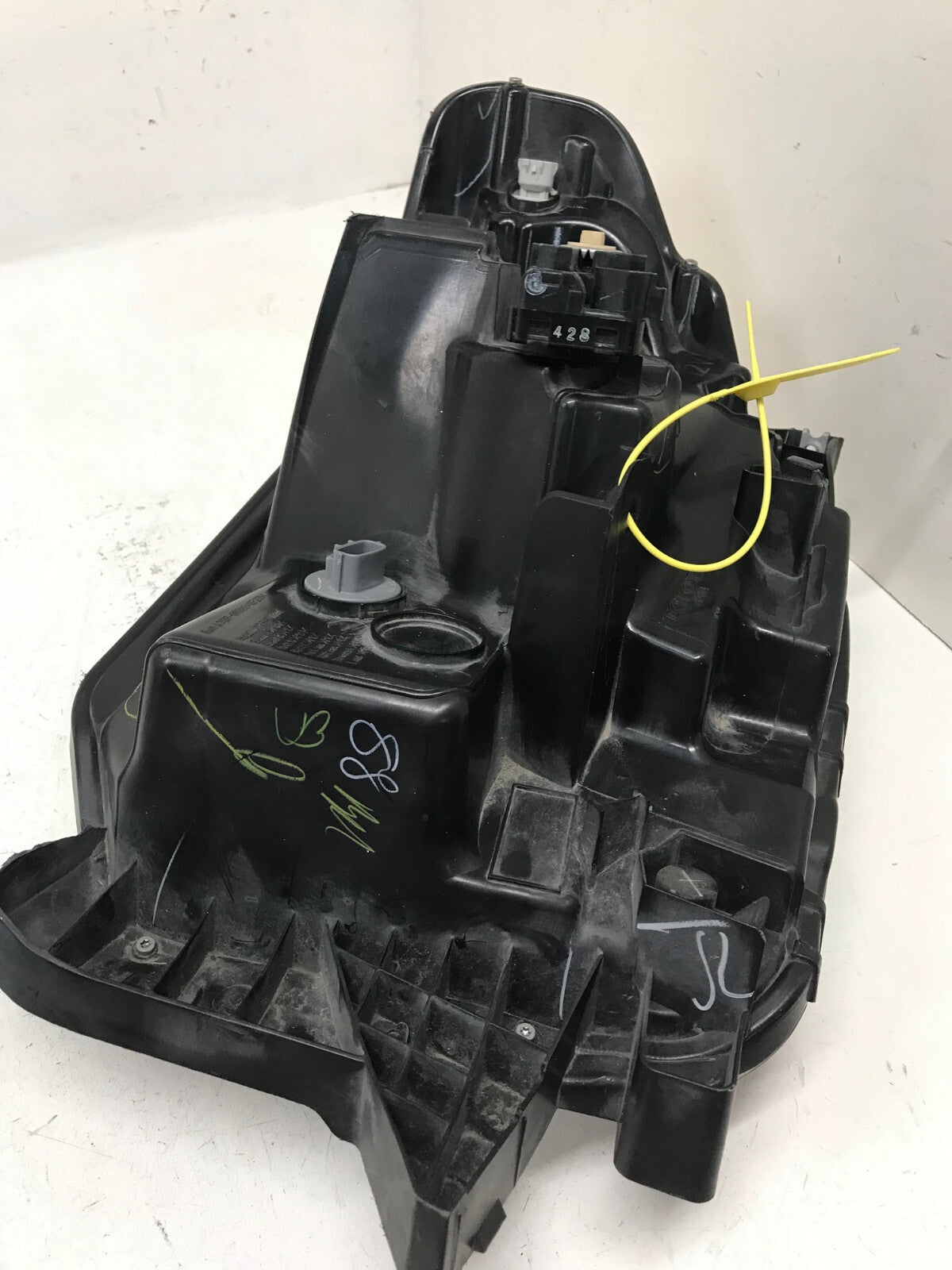 Headlight Damaged Right RH Passenger Toyota Tundra 2014-2017 OEM OEM