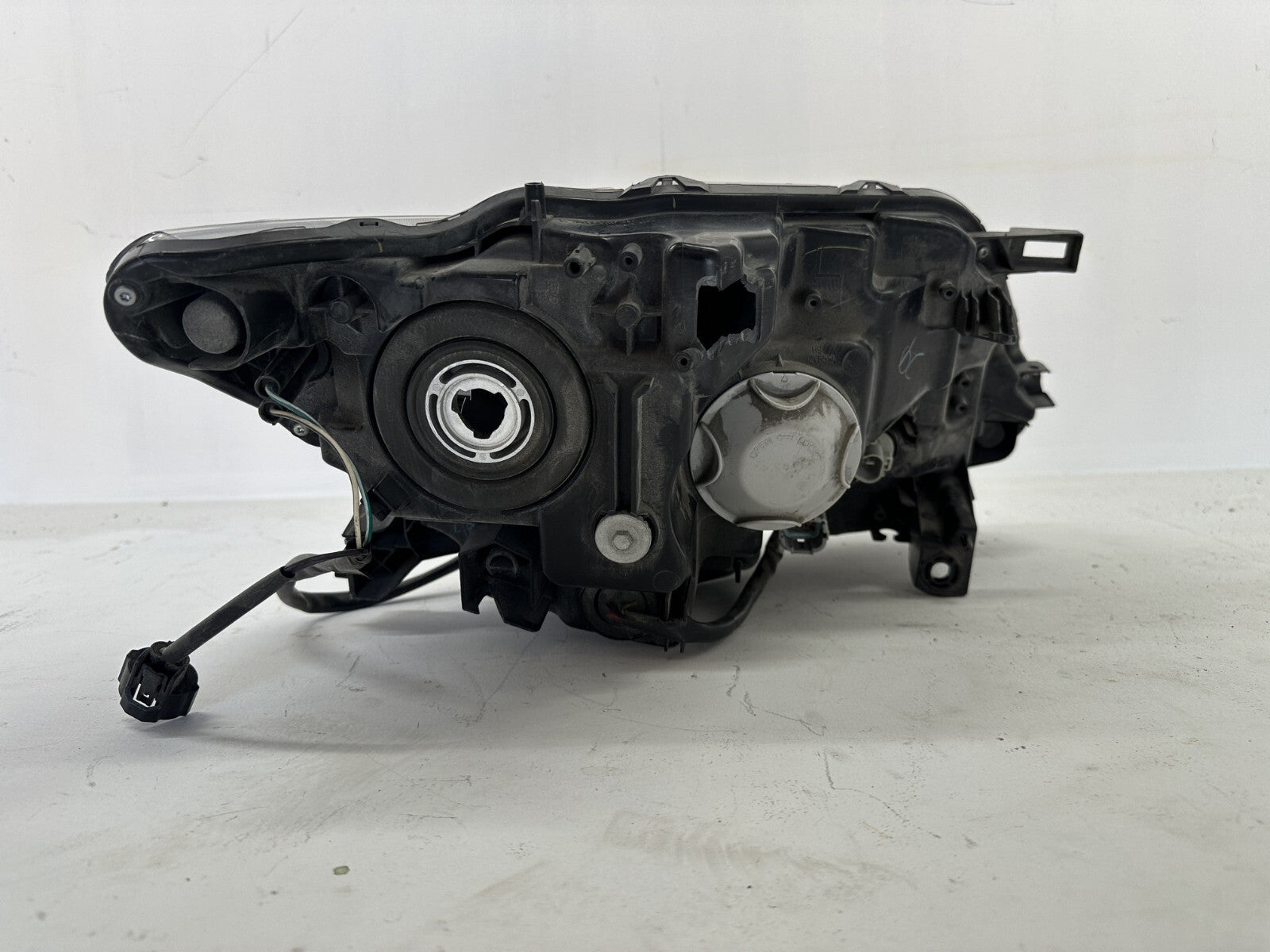 Headlight Damaged Driver LH 2014-2016 Nissan Rogue 26060-5HA0A, 260604BA0A OEM