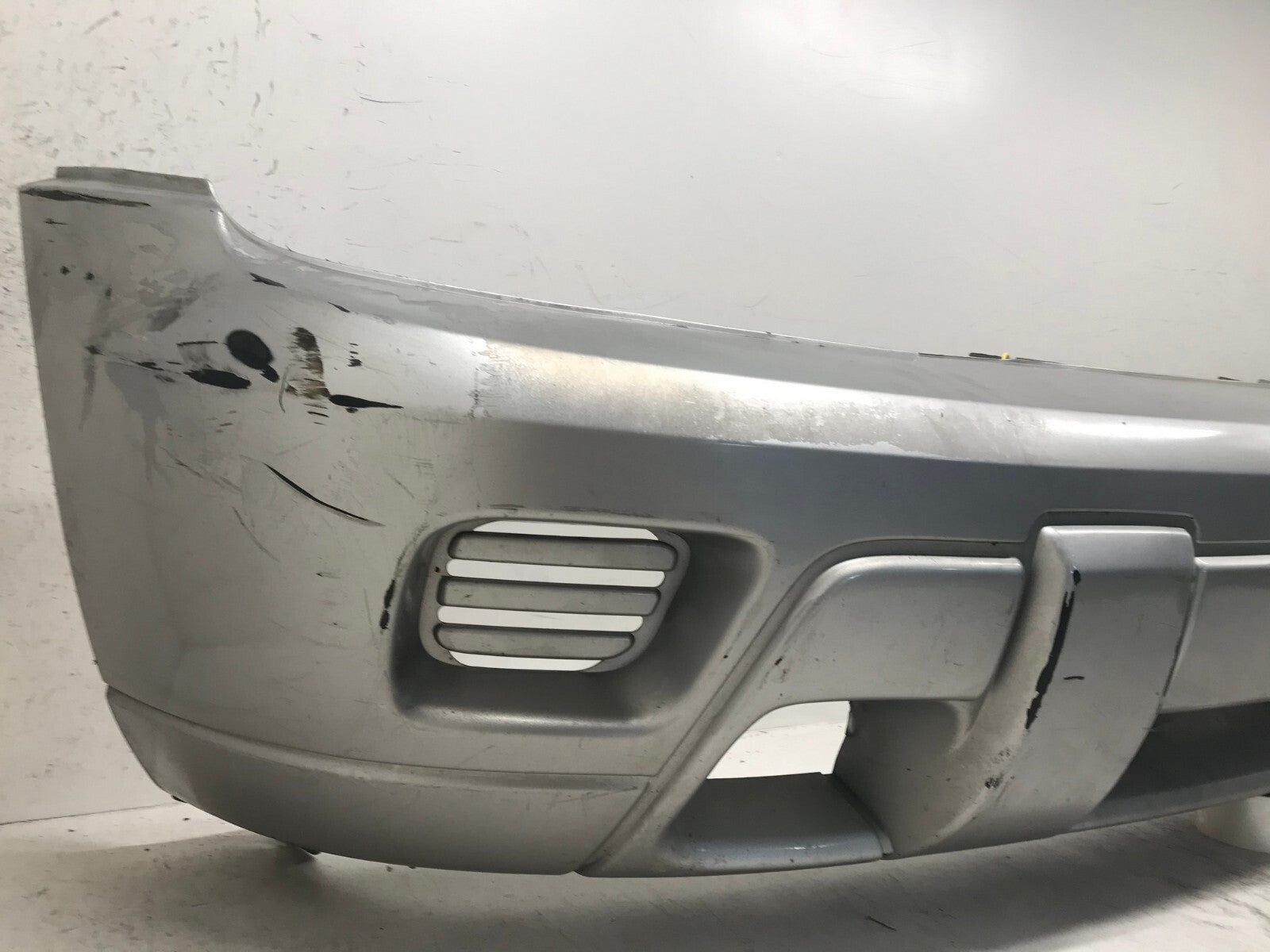 Front Bumper Cover Silver 2002-2009 Chevrolet Trailblazer 88937008 OEM