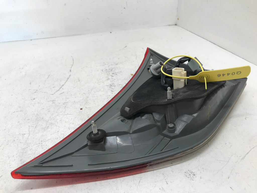 Tail light Damaged Driver LH Toyota Sienna 2011 2012 2013-2014 OEM OEM