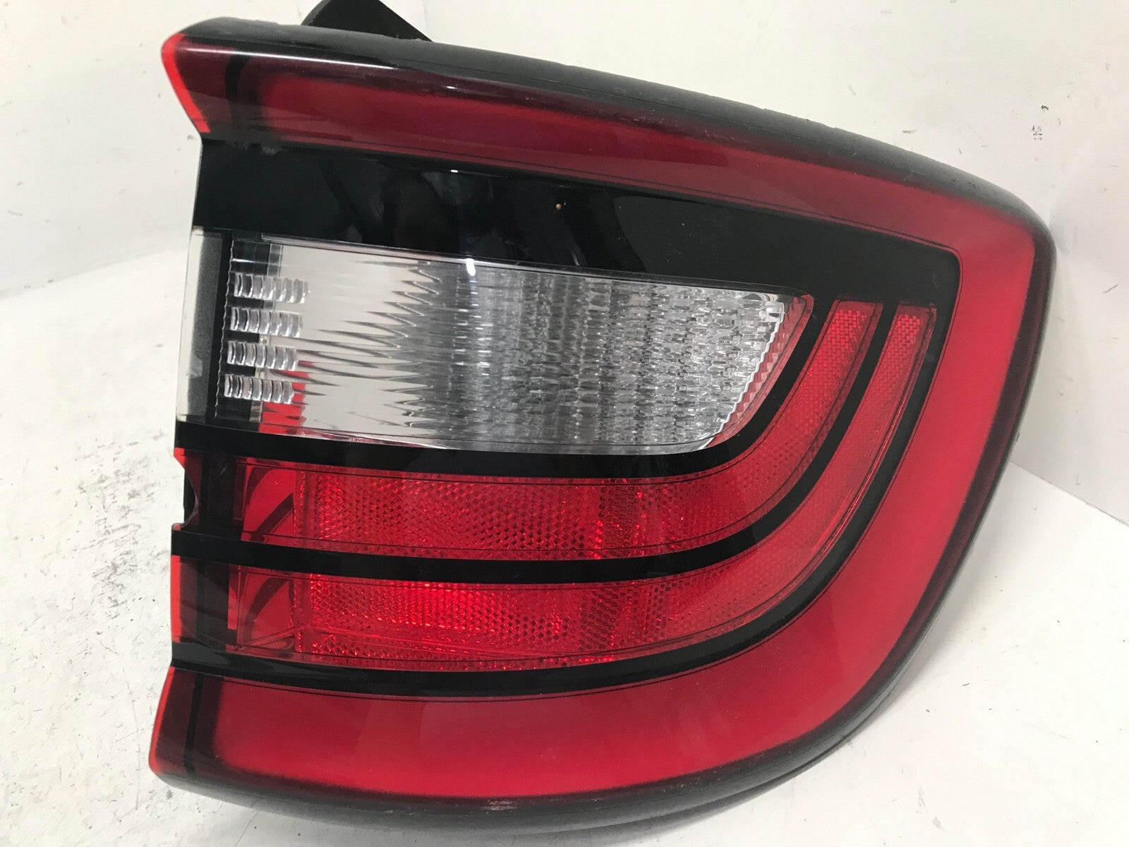 Tail light Damaged Right passenger RH 2014-2022 Dodge Durango 68272126AA OEM