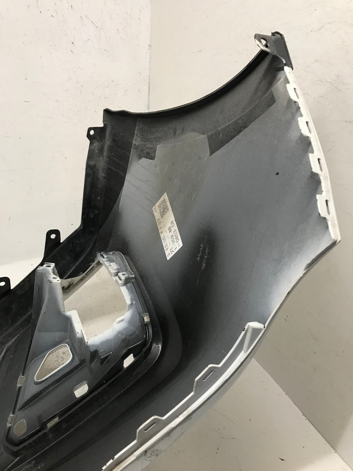 Front Bumper Cover Subaru Forester White 2019-2021 57704SJ010 OEM
