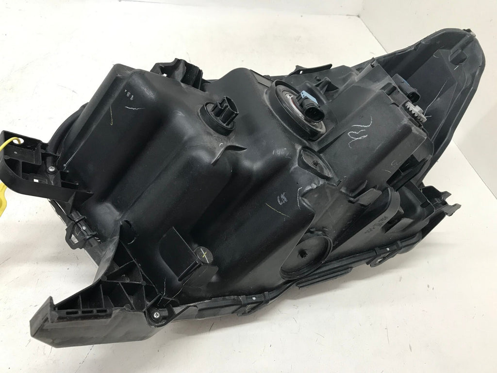 Headlight Damaged Passenger Right RH Toyota Tacoma 2016-2019 81110-04270 OEM