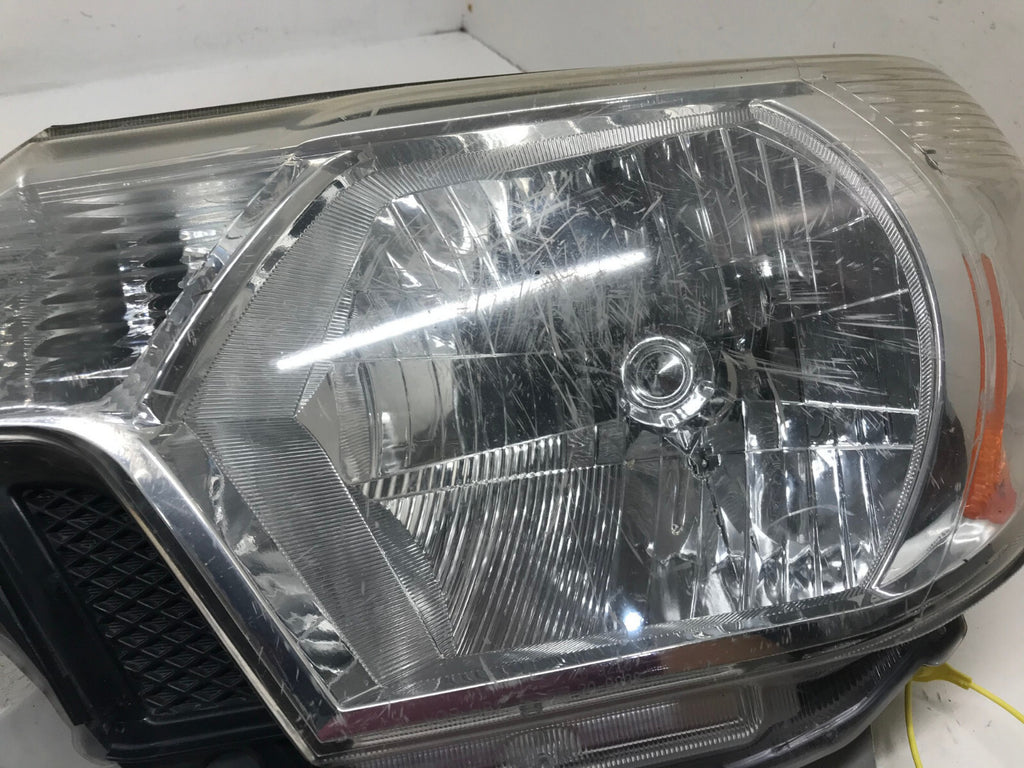Headlight Damaged Left LH Driver Toyota Tacoma 2012 2015 CAPA