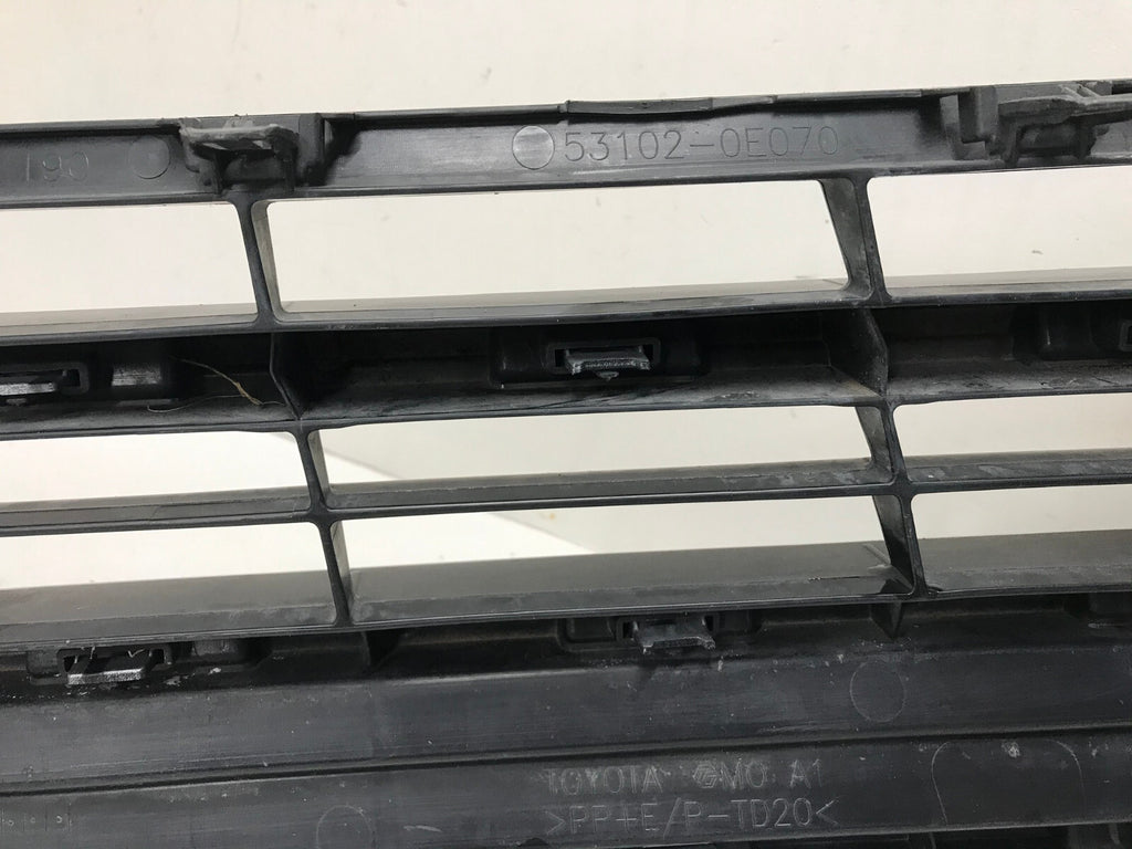 Grill Grille 2017-2019 Toyota Highlander Suv 53112-0E180 OEM