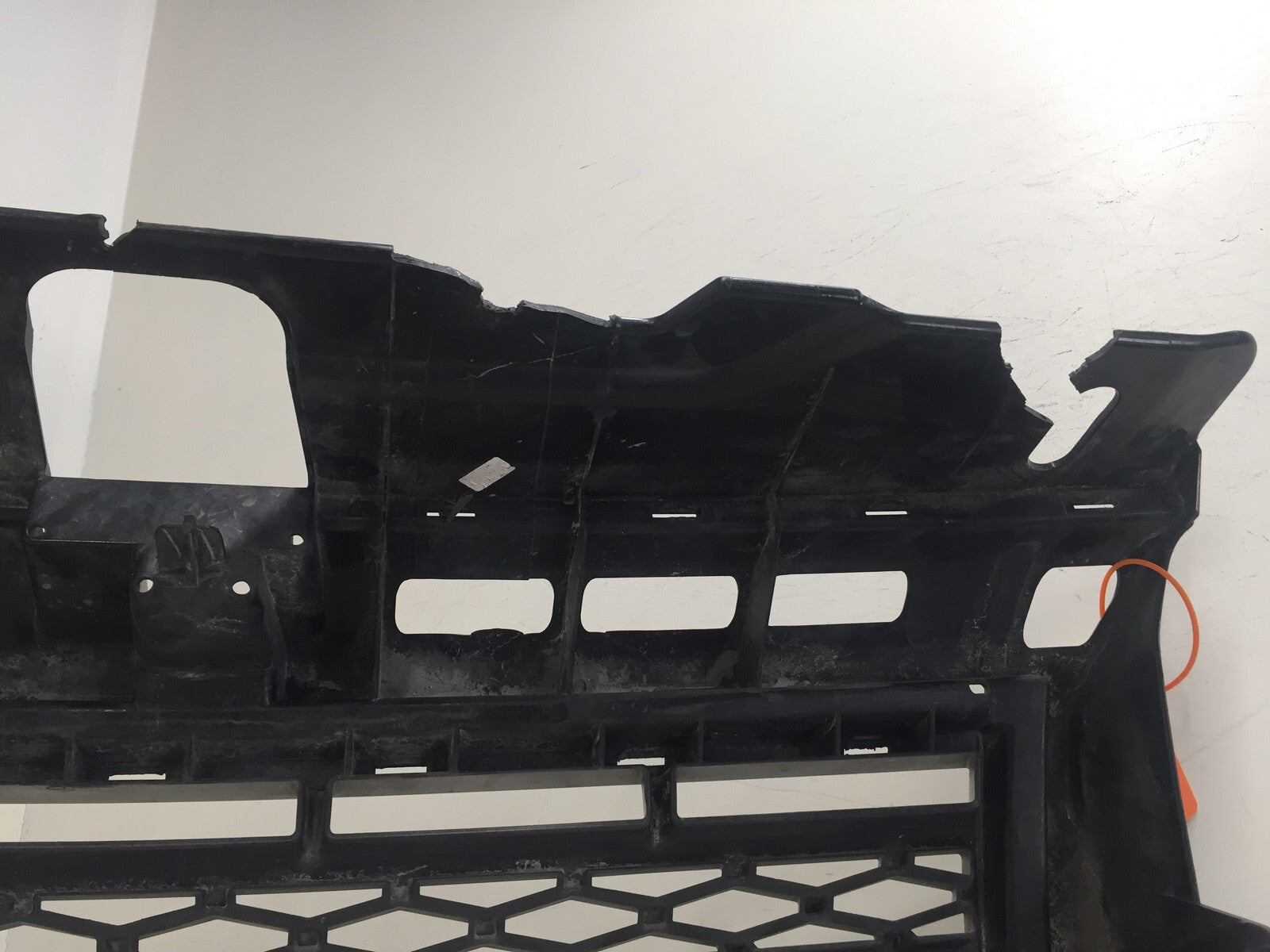 Grille Grill LandRover LR2 (Damaged) 2008-2010 6H52-17D957-T OEM