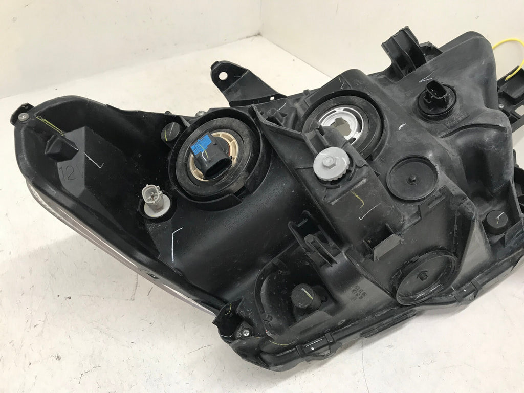 Projector Headlight Damaged Passenger RH Toyota Tacoma 2016-2018 8115004250 OEM2