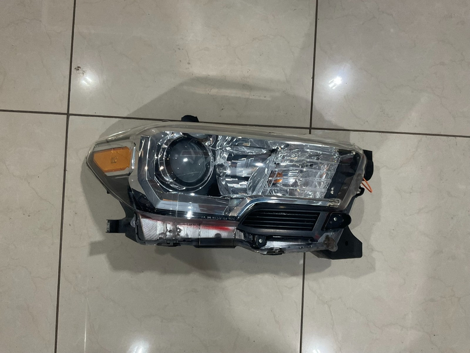 Headlight Right RH Passenger 2016-2022 Toyota Tacoma CAPA