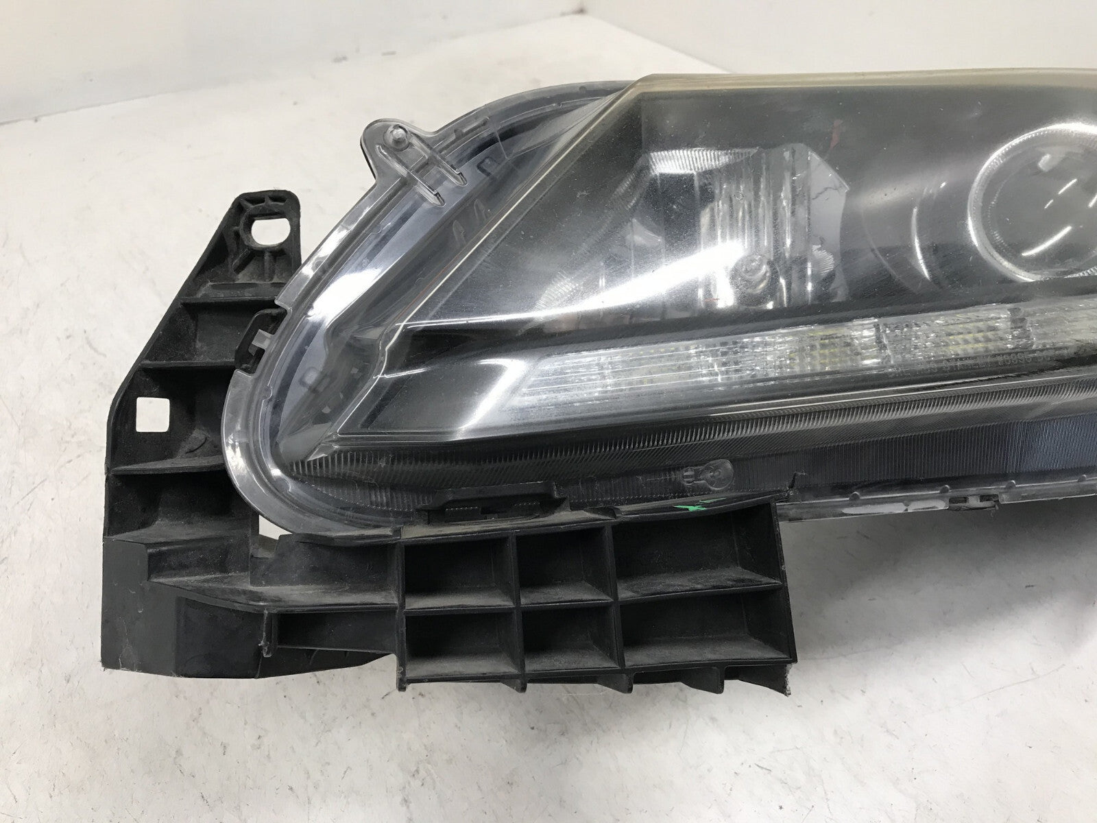 Headlight Damaged Left Driver LH Honda Accord Sedan 2013-2015 33100T2AA01 OEM