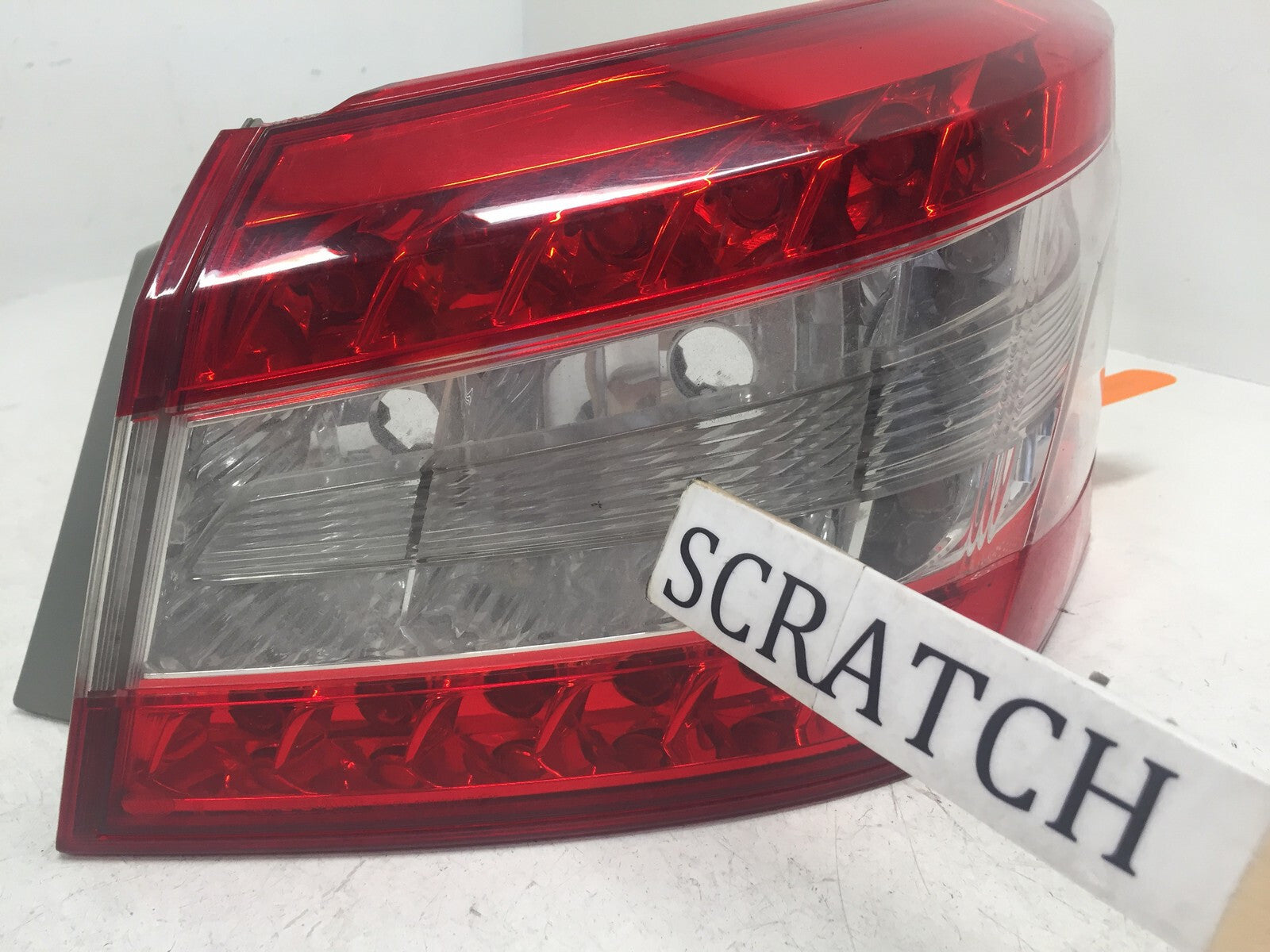Tail light Damaged Passenger Side RH 2013 2014 2015 183446-02 OEM