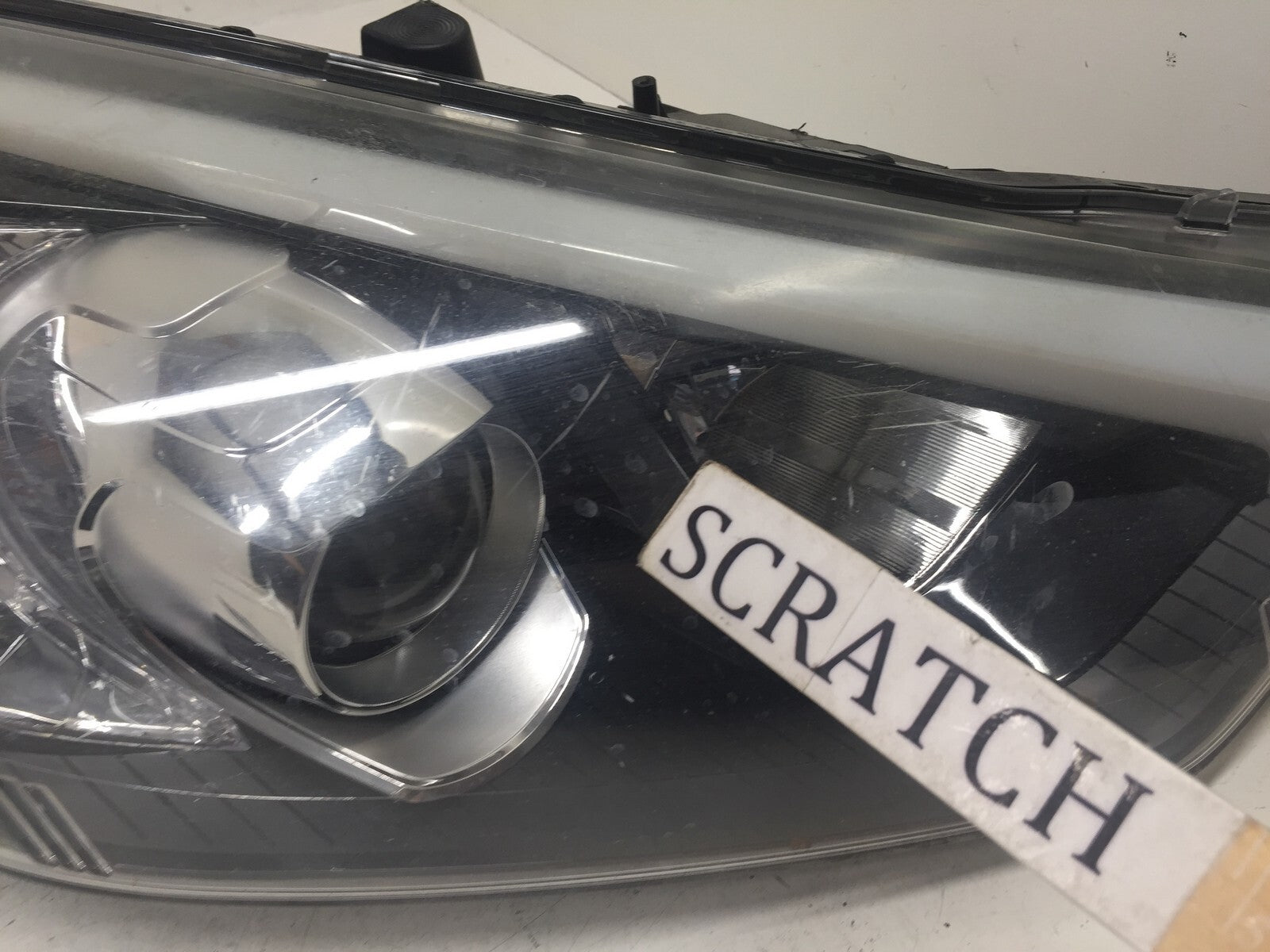 Xenon Headlight Damaged Lamp Right Passenger RH Kia Forte 2014-2016 92102-A7 OEM
