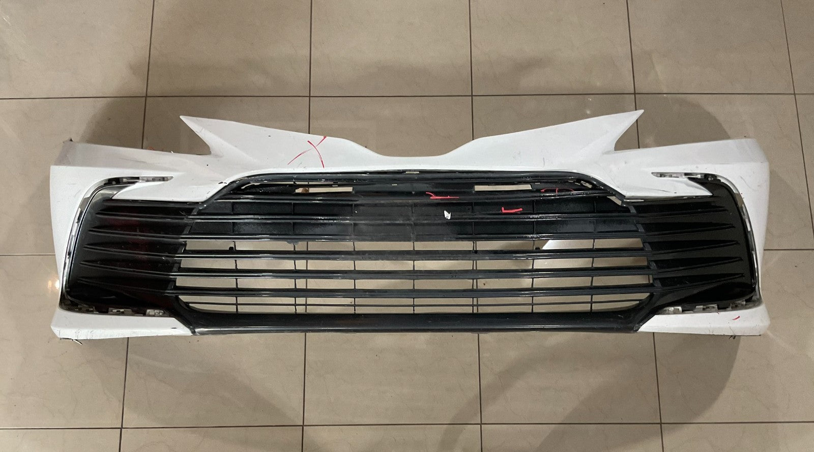 Front Bumper Cover White 2021-2022 Toyota Camry LE XLE 52119+06d00 OEM