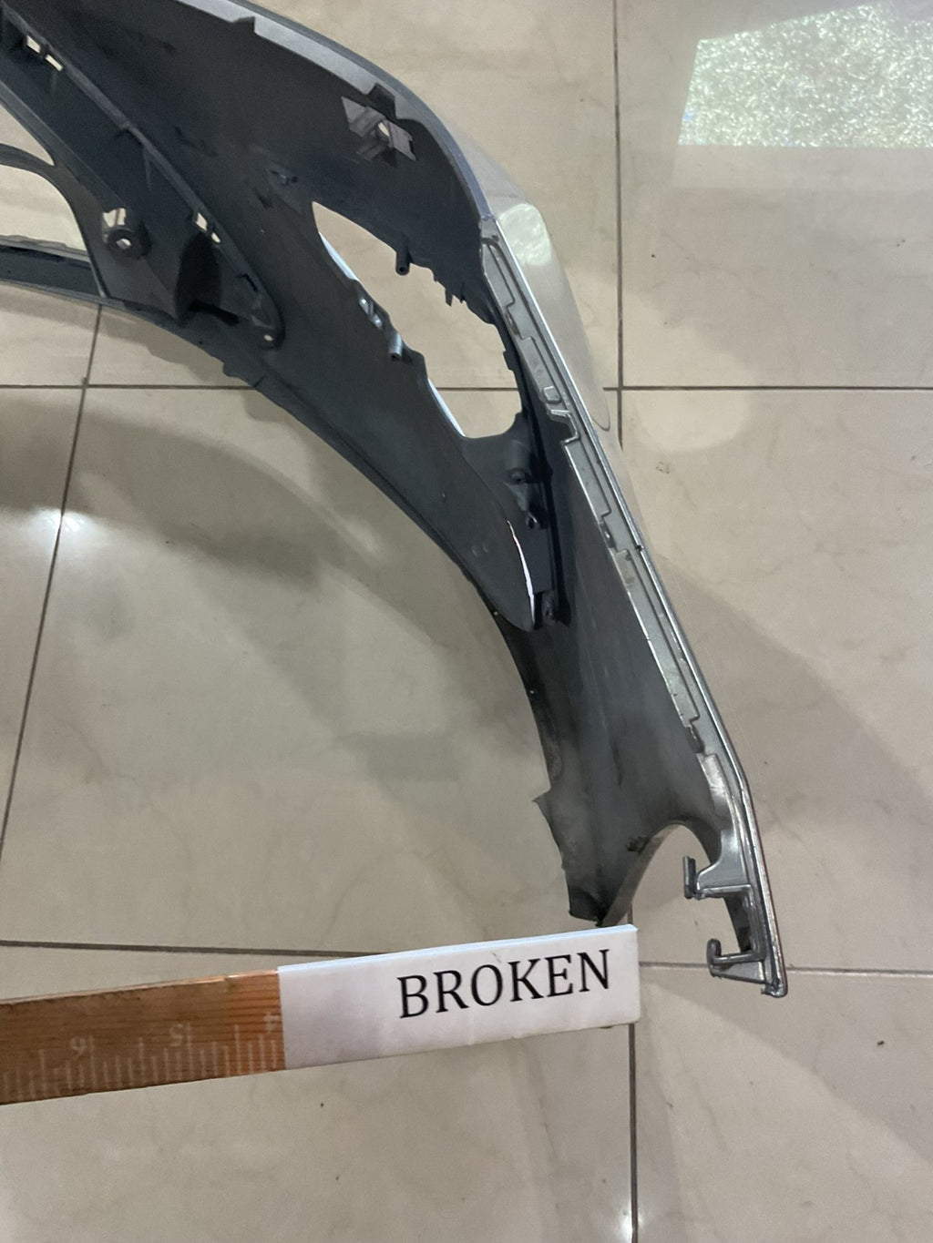 Front Bumper Cover Silver Lexus ES350 ES300H Base 2016 52119+33a30 OEM