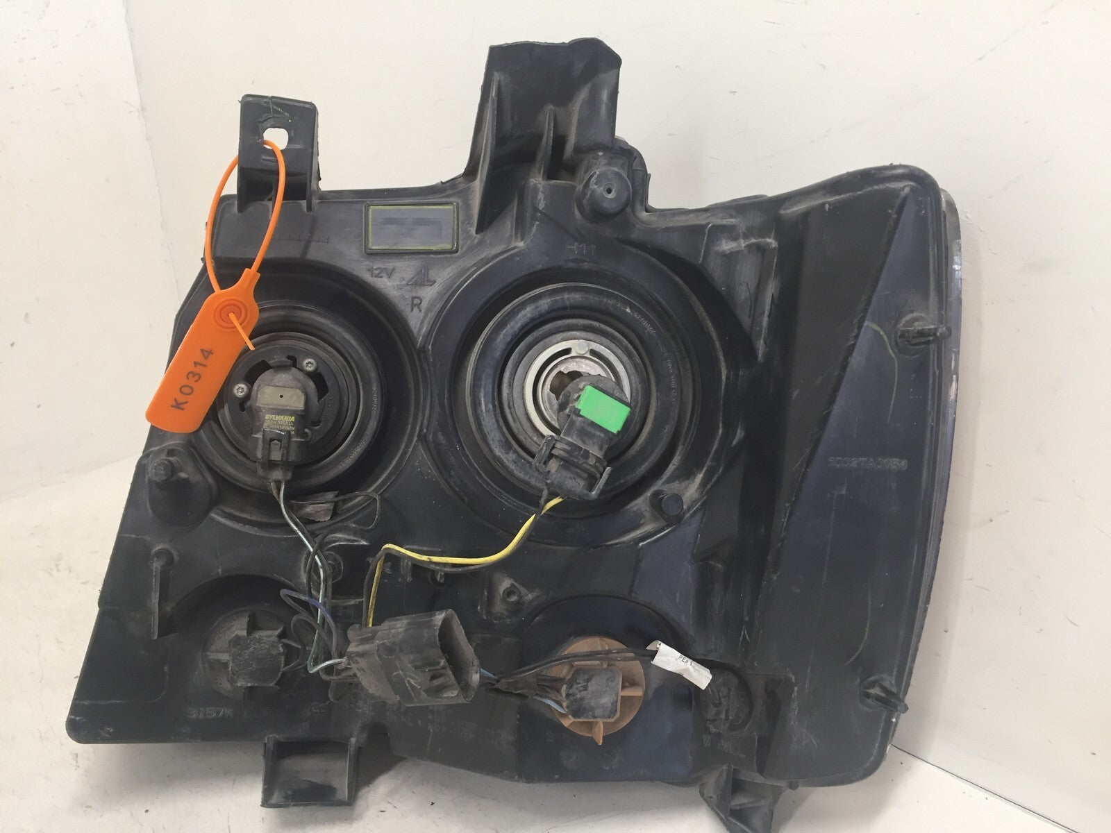 Headlight Damaged Right RH Chevy Suburban Tahoe Avalanche 2007-2014 20760579 OEM