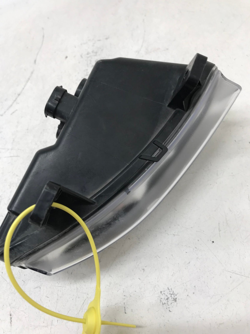 Fog light Damaged RH Right Dodge Ram 1500 2500 3500 19 20 21 2022 68477196AA OEM