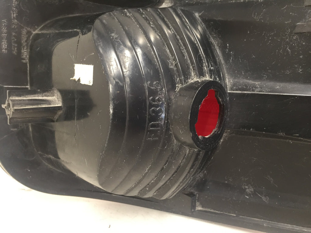 Taillight Damaged Tail Lamp Driver Rear Left LH Ford Pickup Truck F150 00-04 OEM