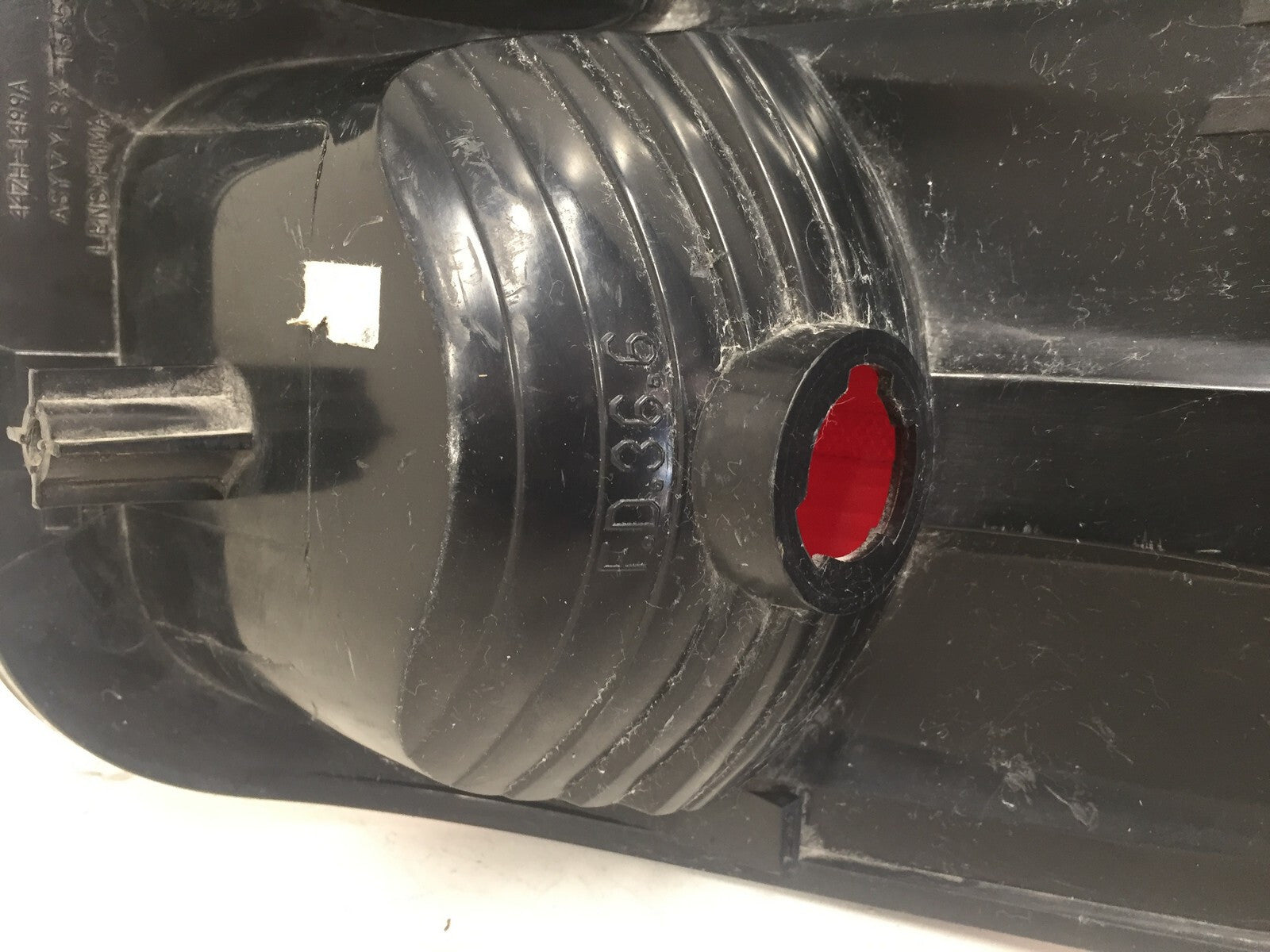 Taillight Damaged Tail Lamp Driver Rear Left LH Ford Pickup Truck F150 00-04 OEM