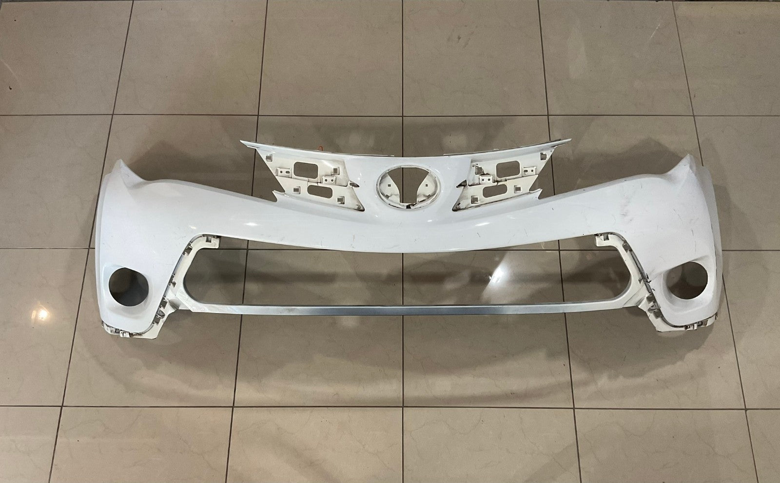 Front Bumper Cover White 2013-2015 Toyota Rav4 LE 52119+0R110 OEM