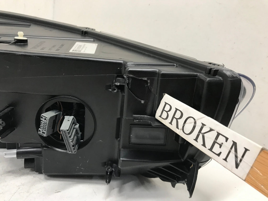 Headlight Damaged Left LH Driver 2019-2021 Volvo XC40 31655996 OEM