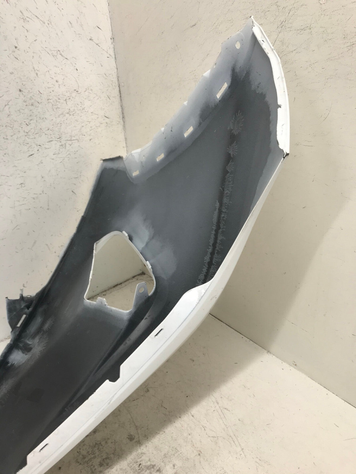 Front Bumper Cover White 2019-2022 Toyota RAV4 LE/XLE/Hybrid LE 52119-0R200 OEM