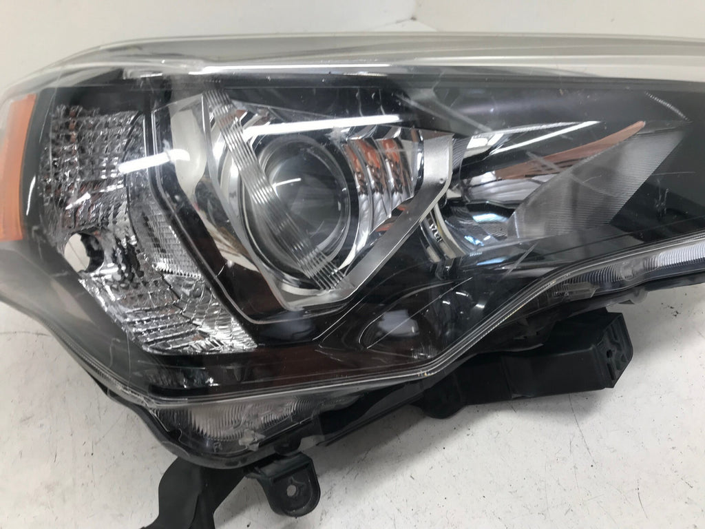 Headlight Damaged Passenger Right RH Toyota 4Runner 2014-2018 8113035541 OEM