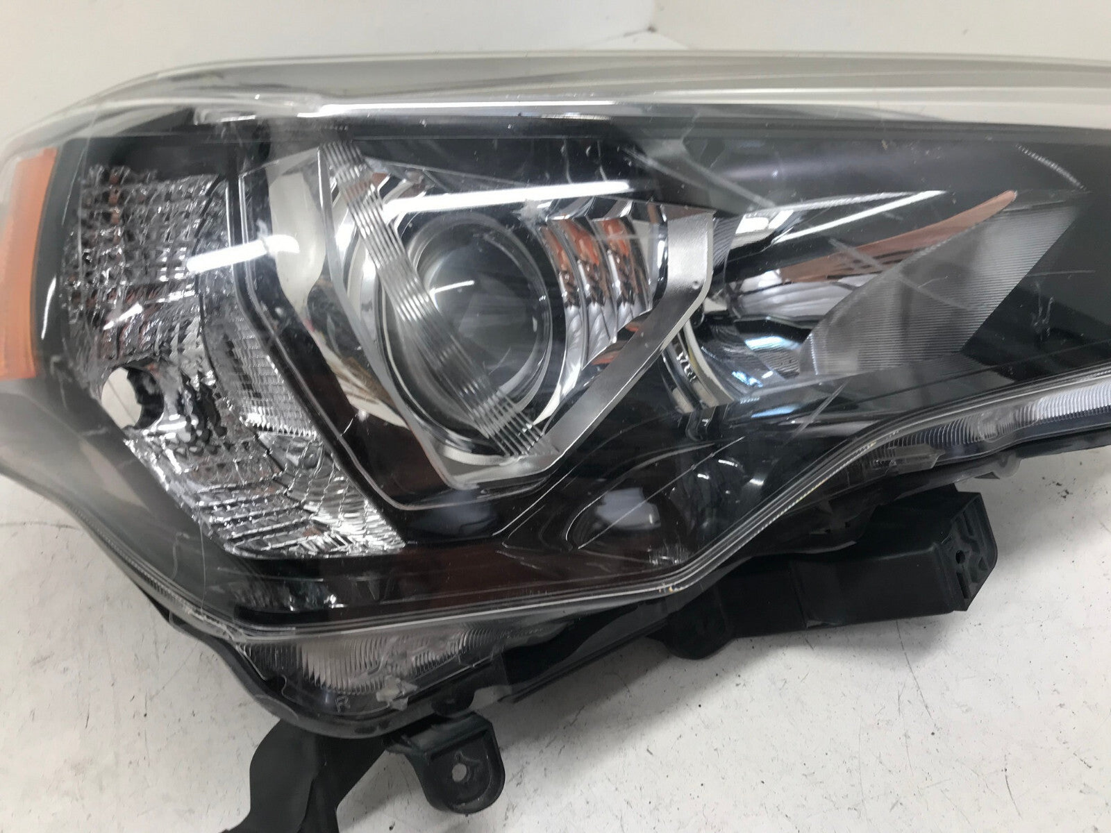 Headlight Damaged Passenger Right RH Toyota 4Runner 2014-2018 8113035541 OEM