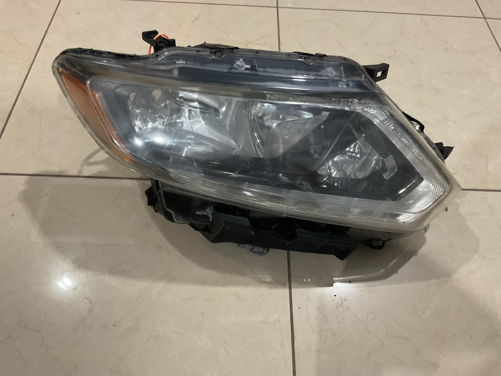 Headlight Right Passenger RH Nissan Rouge 2014 2015 2016 CAPA