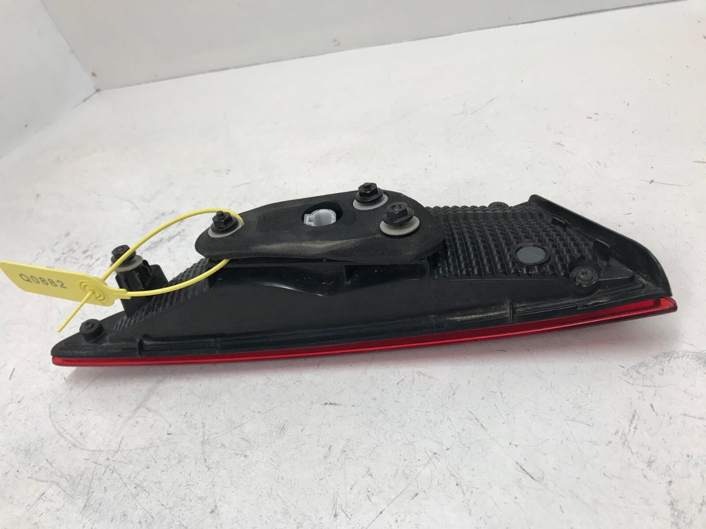Tail light Damaged RH Passenger 2019-2020 Hyundai Elantra 92404-F3500 OEM