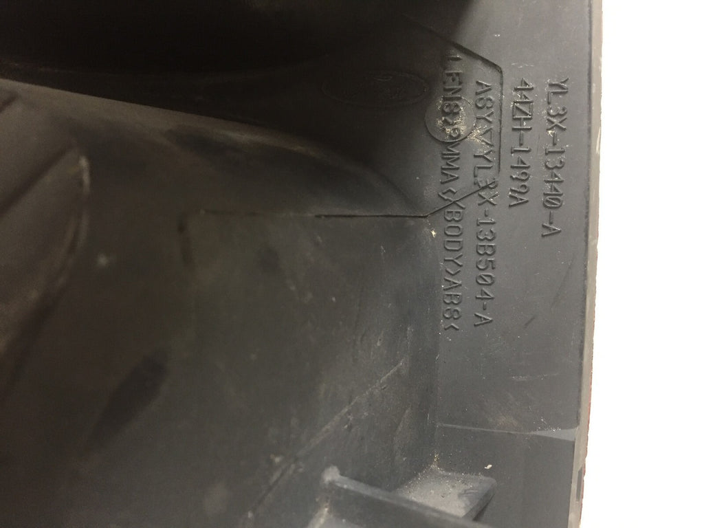 Tail light Damaged Damaged Right RH Ford F 150 2000-2004 YL3X-13440-A OEM