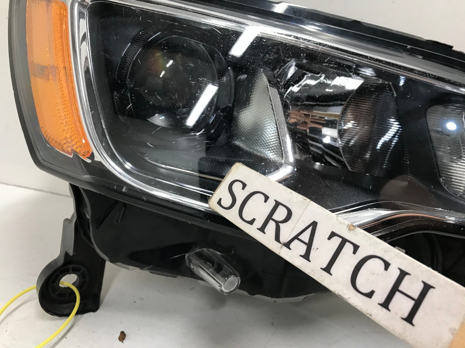 Headlight Damaged RH Passenger Jeep Grand Cherokee 17-22 68289234AF OEM