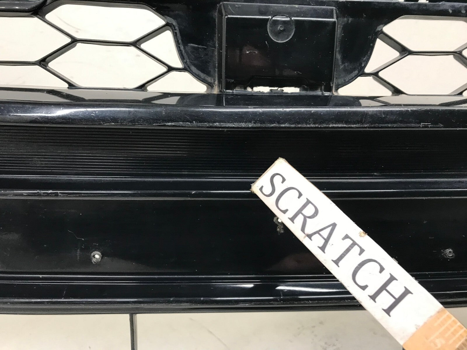 Grill Grille Honda Accord 2018-2019 71111-TVA-A5 OEM