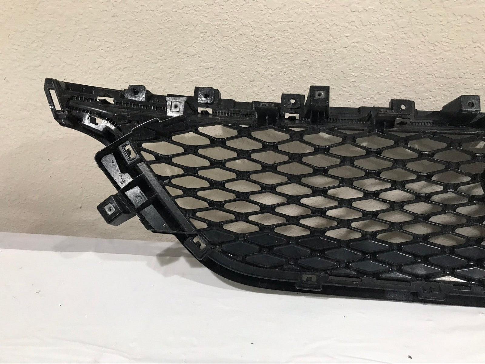 Grill Grille Black Chrysler Pacifica Lower Grille 2020 2021 6WF63TRMAB OEM